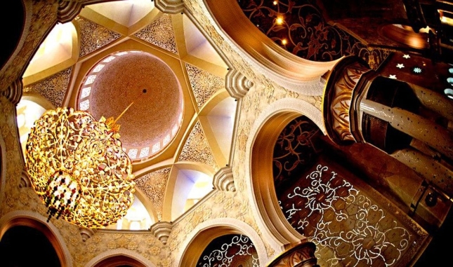 Sheikh-Zayed-Mosque-in-Dubai-interior